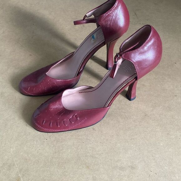 Vintage Guess By Marciano Burgundy Shoes Heels Size 7.5M - Picture 3 of 7